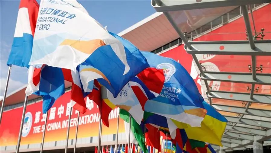 加速上市！進(jìn)博會上，醫(yī)藥巨頭公布新冠藥物最新進(jìn)展